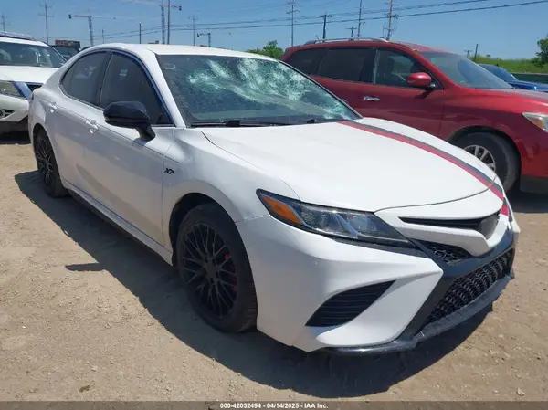 4T1B11HK0KU809605 2019 TOYOTA CAMRY - Image 1