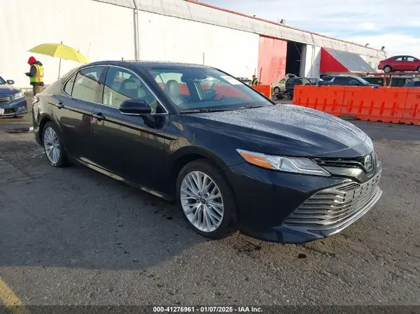 4T1B11HK0KU810527 2019 TOYOTA CAMRY - Image 1