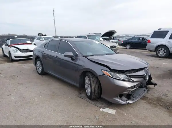 4T1B11HK0KU812326 2019 TOYOTA CAMRY - Image 1
