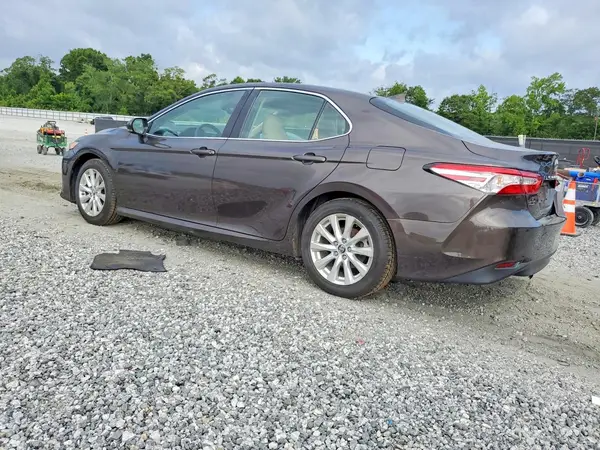 4T1B11HK0KU812780 2019 TOYOTA CAMRY - Image 2