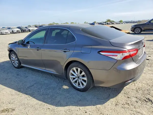 4T1B11HK0KU813184 2019 TOYOTA CAMRY - Image 2