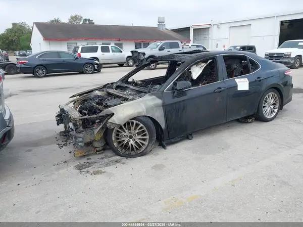 4T1B11HK0KU814996 2019 TOYOTA CAMRY - Image 2