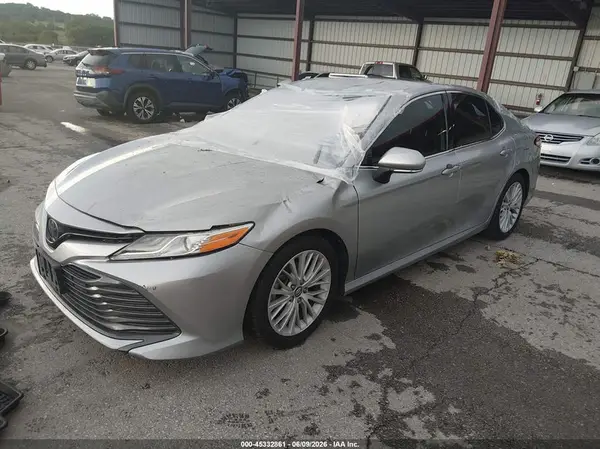 4T1B11HK0KU816165 2019 TOYOTA CAMRY - Image 2