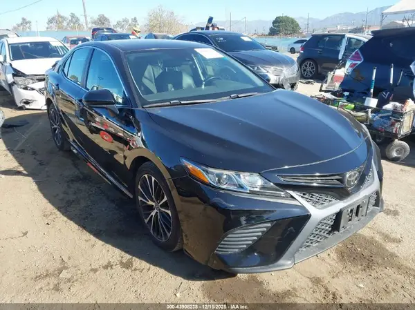 4T1B11HK0KU818577 2019 TOYOTA CAMRY - Image 1