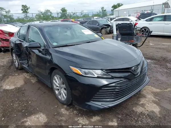 4T1B11HK0KU821995 2019 TOYOTA CAMRY - Image 1