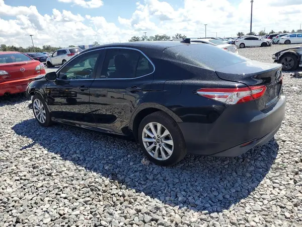 4T1B11HK0KU828705 2019 TOYOTA CAMRY - Image 2