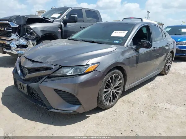 4T1B11HK0KU835489 2019 TOYOTA CAMRY - Image 2