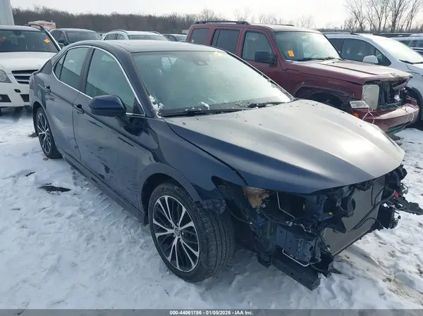 4T1B11HK0KU840207 2019 TOYOTA CAMRY - Image 1