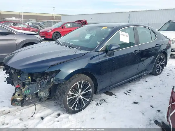4T1B11HK0KU840207 2019 TOYOTA CAMRY - Image 2