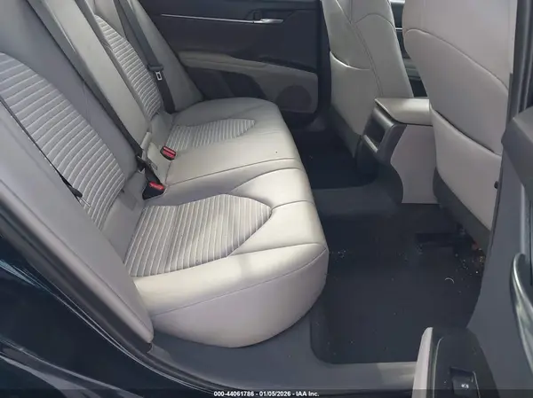 4T1B11HK0KU840207 2019 TOYOTA CAMRY - Image 8