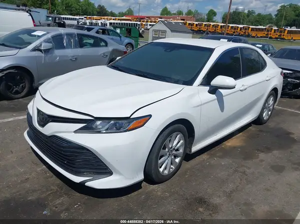 4T1B11HK0KU843799 2019 TOYOTA CAMRY - Image 2