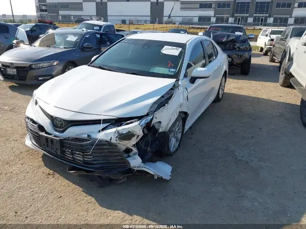 4T1B11HK0KU845990 2019 TOYOTA CAMRY - Image 2