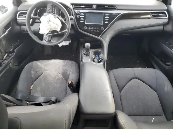 4T1B11HK1JU004467 2018 TOYOTA CAMRY - Image 8