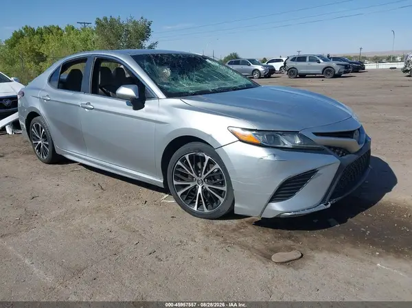 4T1B11HK1JU004954 2018 TOYOTA CAMRY - Image 1