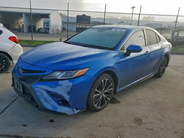 4T1B11HK1JU007577 2018 TOYOTA CAMRY - Image 1