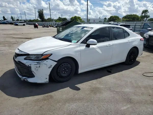 4T1B11HK1JU007935 2018 TOYOTA CAMRY - Image 1