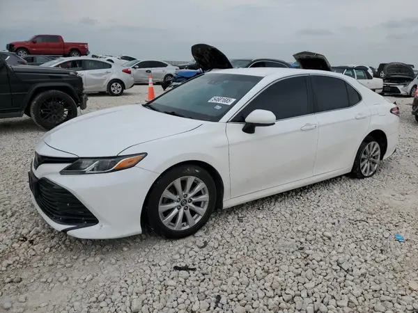 4T1B11HK1JU008647 2018 TOYOTA CAMRY - Image 1