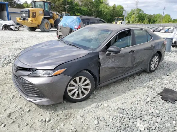 4T1B11HK1JU009569 2018 TOYOTA CAMRY - Image 1