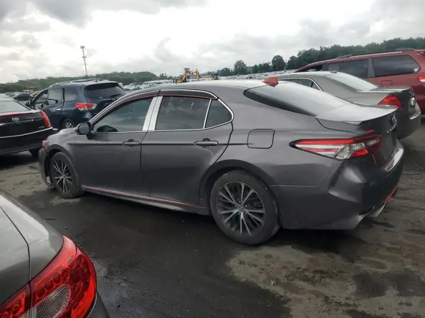 4T1B11HK1JU009944 2018 TOYOTA CAMRY - Image 2