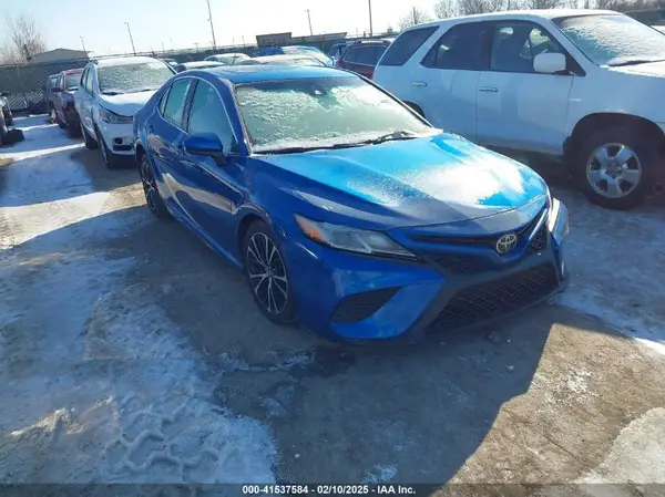 4T1B11HK1JU010673 2018 TOYOTA CAMRY - Image 1