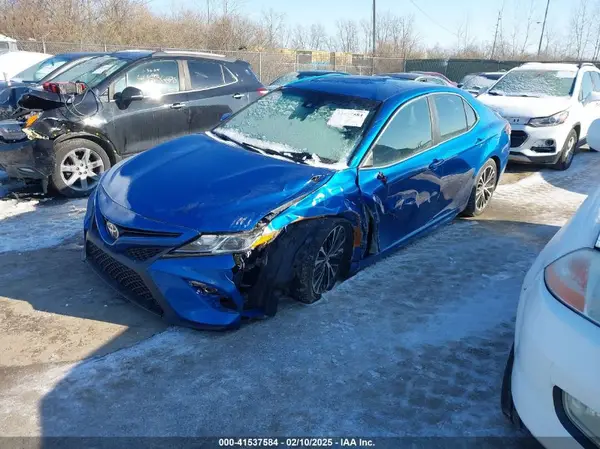 4T1B11HK1JU010673 2018 TOYOTA CAMRY - Image 2