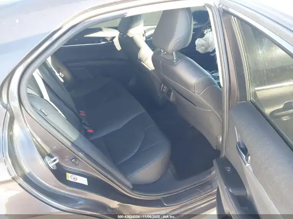 4T1B11HK1JU011824 2018 TOYOTA CAMRY - Image 8