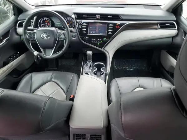 4T1B11HK1JU014075 2018 TOYOTA CAMRY - Image 8