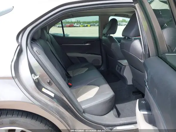4T1B11HK1JU017848 2018 TOYOTA CAMRY - Image 8