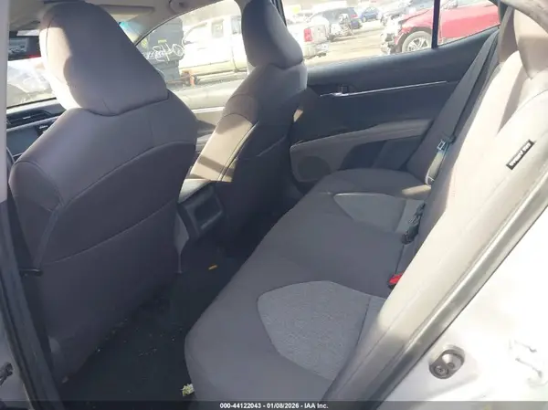 4T1B11HK1JU018319 2018 TOYOTA CAMRY - Image 8