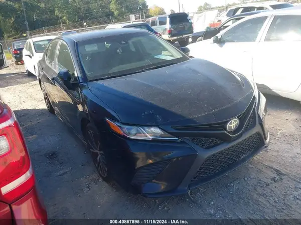4T1B11HK1JU019602 2018 TOYOTA CAMRY - Image 1