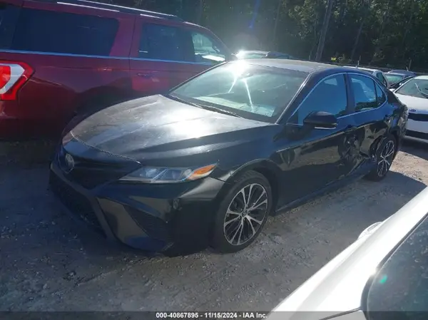 4T1B11HK1JU019602 2018 TOYOTA CAMRY - Image 2