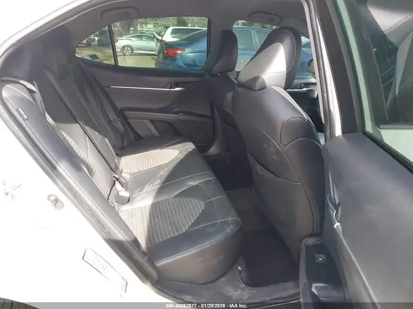 4T1B11HK1JU020510 2018 TOYOTA CAMRY - Image 8