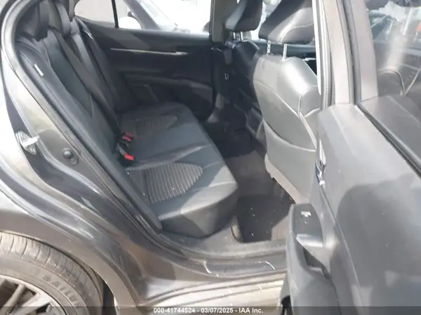 4T1B11HK1JU020782 2018 TOYOTA CAMRY - Image 8