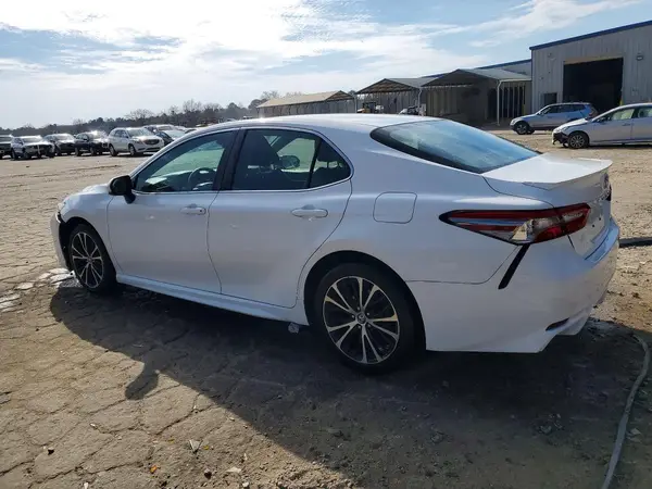 4T1B11HK1JU027246 2018 TOYOTA CAMRY - Image 2