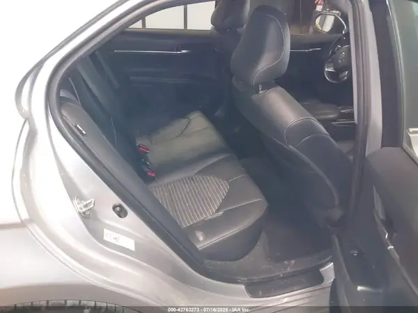 4T1B11HK1JU028509 2018 TOYOTA CAMRY - Image 8