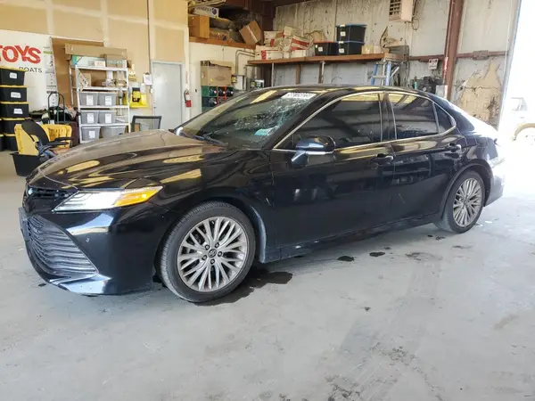 4T1B11HK1JU029207 2018 TOYOTA CAMRY - Image 1
