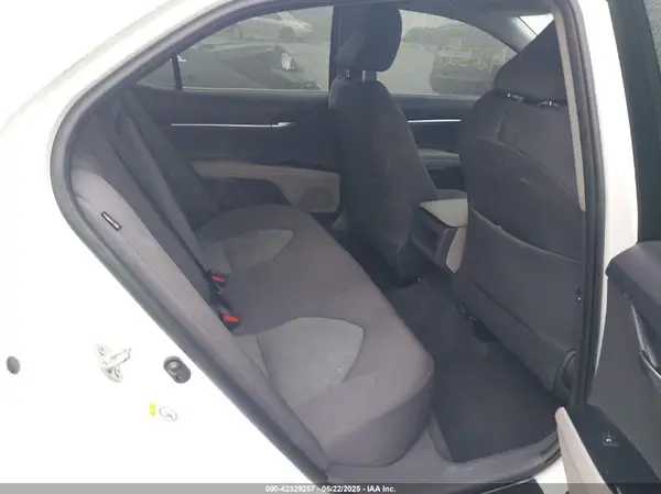 4T1B11HK1JU030230 2018 TOYOTA CAMRY - Image 8