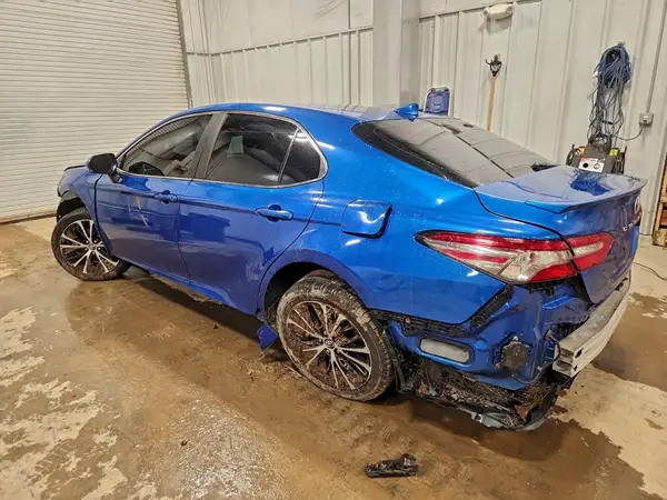 4T1B11HK1JU031930 2018 TOYOTA CAMRY - Image 2