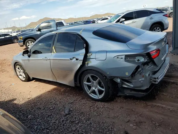 4T1B11HK1JU033497 2018 TOYOTA CAMRY - Image 2