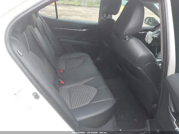 4T1B11HK1JU035766 2018 TOYOTA CAMRY - Image 8