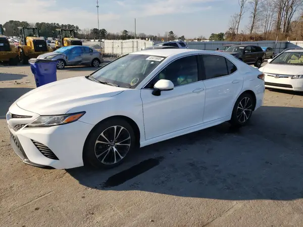 4T1B11HK1JU038392 2018 TOYOTA CAMRY - Image 1