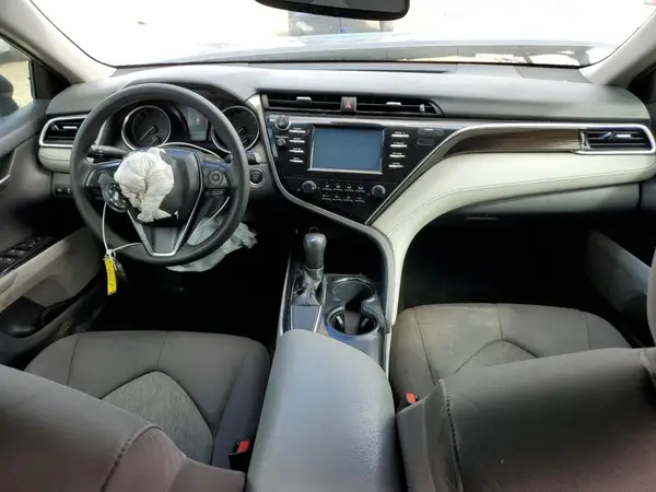 4T1B11HK1JU042068 2018 TOYOTA CAMRY - Image 8