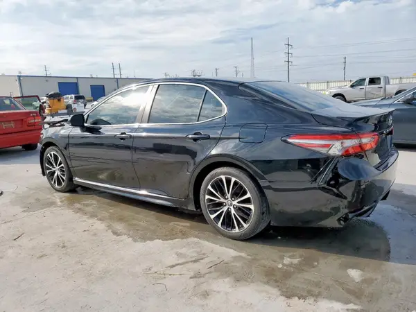 4T1B11HK1JU043530 2018 TOYOTA CAMRY - Image 2
