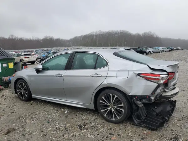 4T1B11HK1JU047299 2018 TOYOTA CAMRY - Image 2