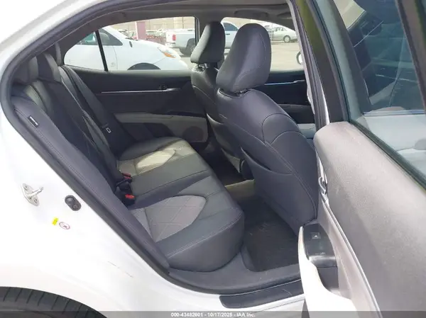 4T1B11HK1JU047710 2018 TOYOTA CAMRY - Image 8
