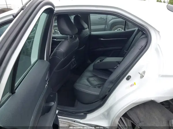4T1B11HK1JU047805 2018 TOYOTA CAMRY - Image 8