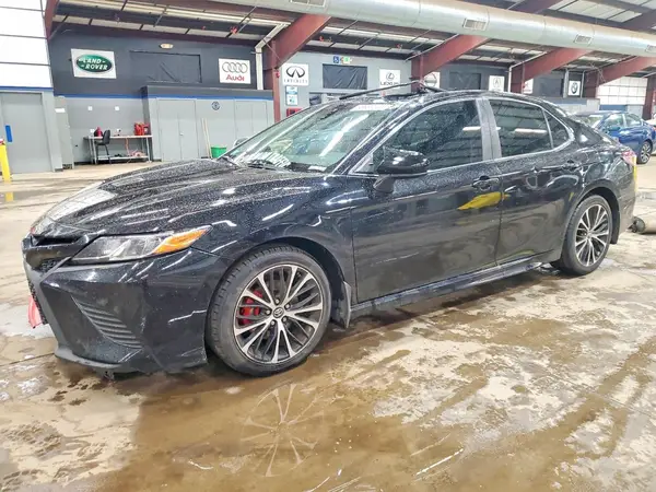 4T1B11HK1JU050736 2018 TOYOTA CAMRY - Image 1