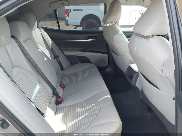 4T1B11HK1JU051272 2018 TOYOTA CAMRY - Image 8