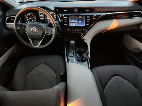 4T1B11HK1JU053376 2018 TOYOTA CAMRY - Image 8