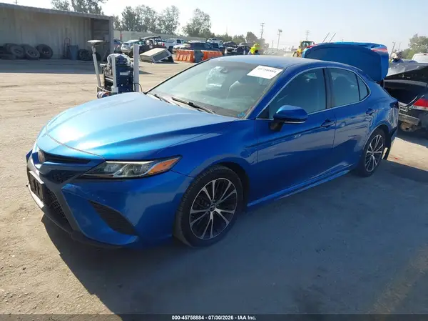 4T1B11HK1JU054379 2018 TOYOTA CAMRY - Image 2